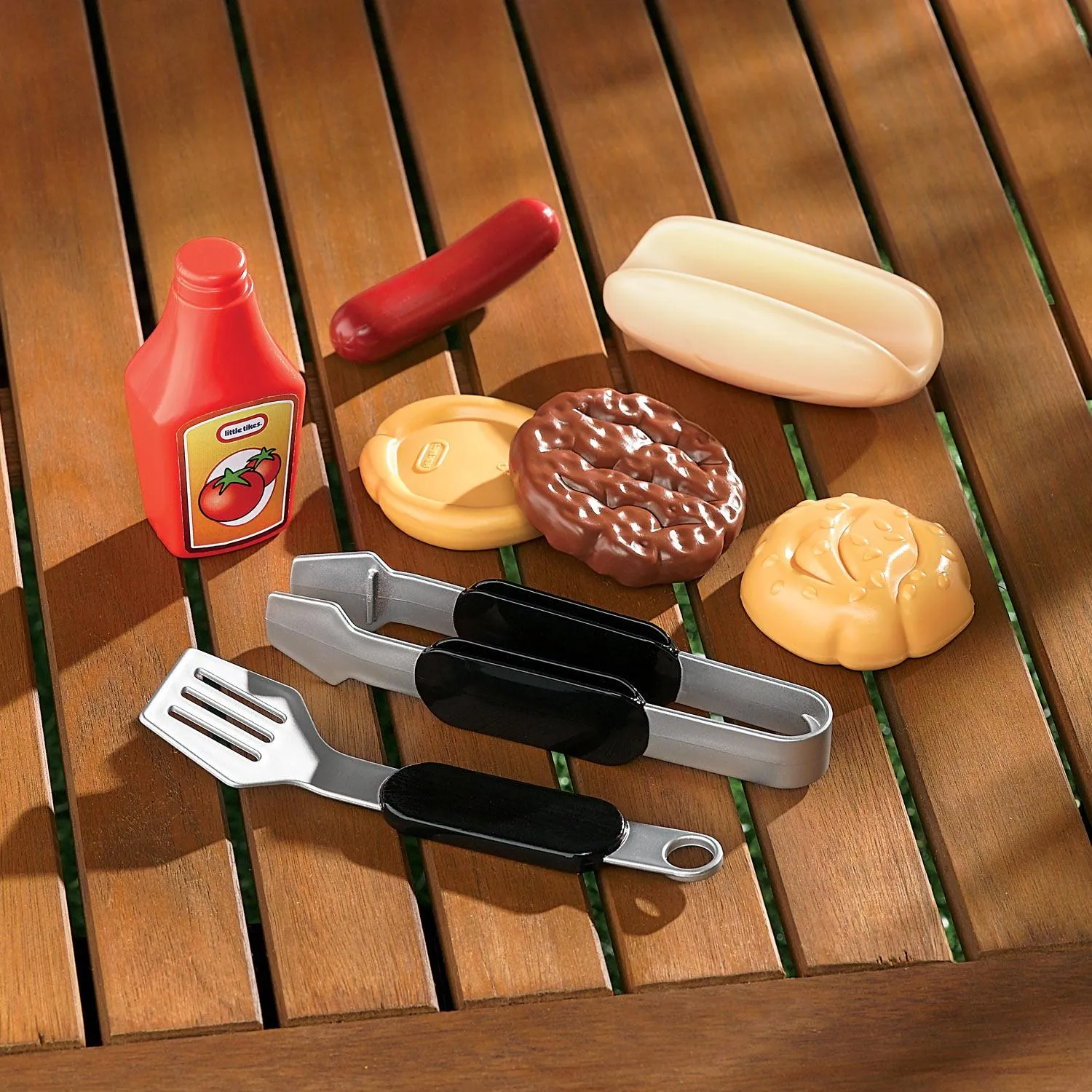 Backyard Barbecue Get Out 'n' Grill – Grill Playset with Food and Utensils