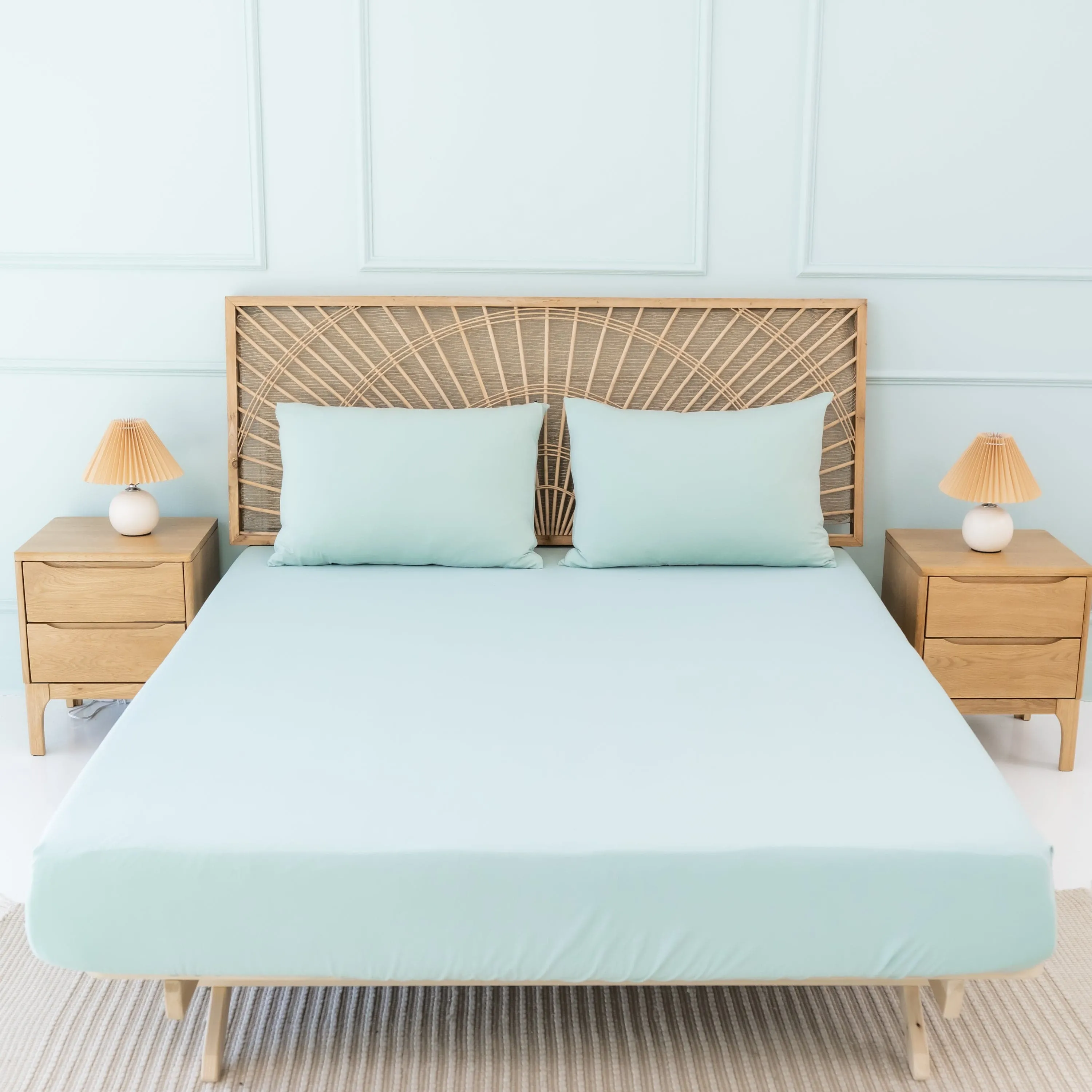 Fitted Sheet with Pillowcases in Sage