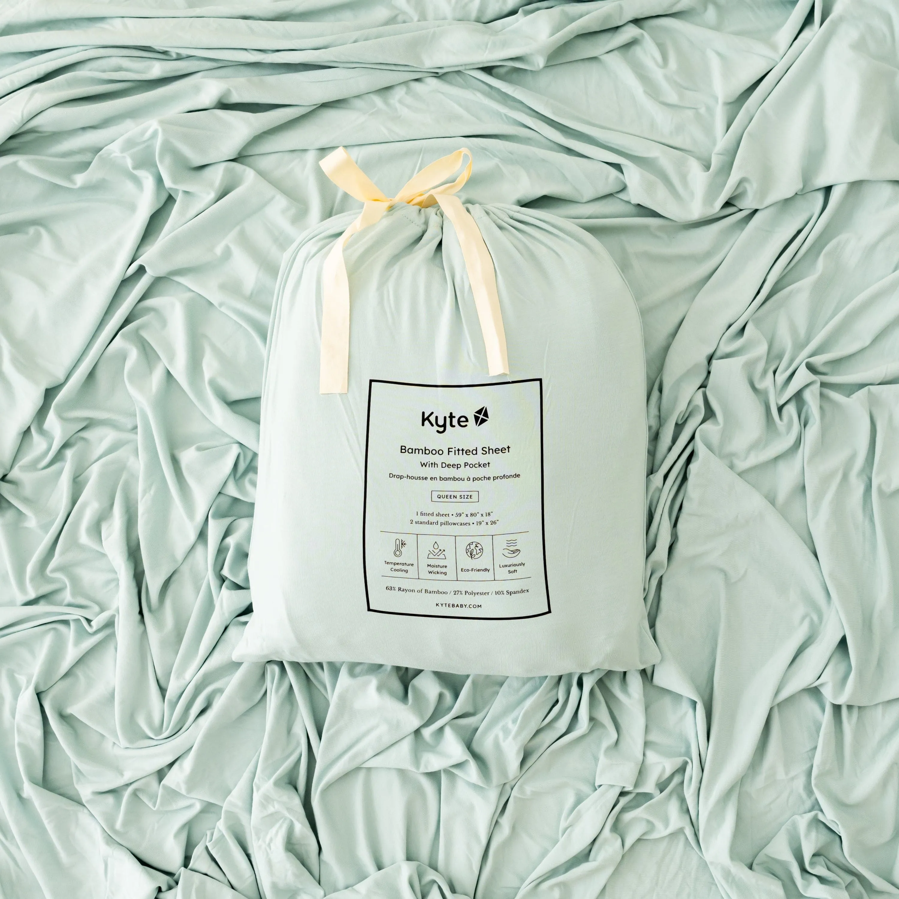 Fitted Sheet with Pillowcases in Sage